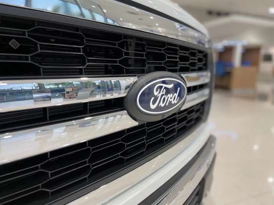 FORD-F-150-5.0 V8 GASOLINA CD LARIAT FX4 AUTOMÁTICO FORD-F-150-2025