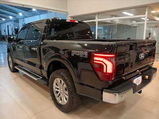 FORD-F-150-5.0 V8 GASOLINA CD LARIAT FX4 AUTOMÁTICO FORD-F-150-2024