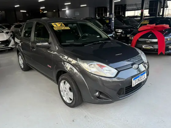 FORD FIESTA 1.6 MPI SEDAN 8V FLEX 4P MANUAL