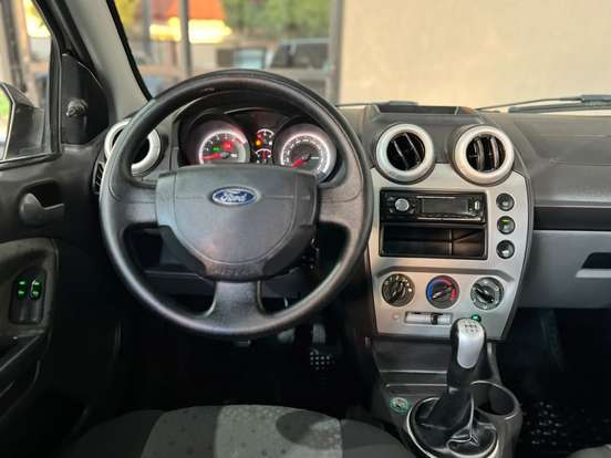 FORD-FIESTA-2012