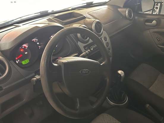 FORD-FIESTA-2013