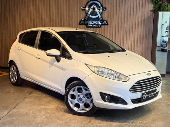 FORD FIESTA 1.6 SE HATCH 16V FLEX 4P POWERSHIFT
