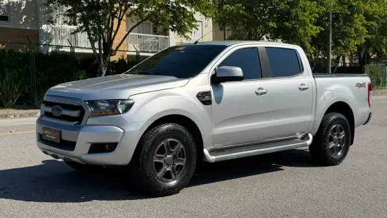FORD RANGER 2.2 XLS 4X4 CD 16V DIESEL 4P AUTOMÁTICO