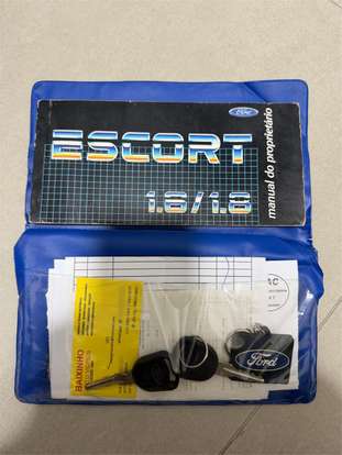 FORD-ESCORT-1990