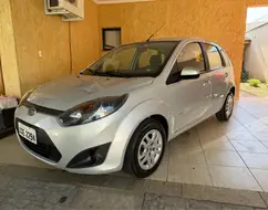 FORD FIESTA 1.0 ROCAM SE 8V FLEX 4P MANUAL FORD FIESTA 1.0 ROCAM SE 8V FLEX 4P MANUAL
