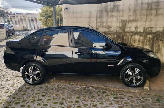 FORD-FIESTA-2010
