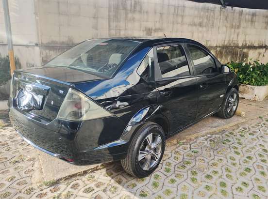 FORD-FIESTA-2010