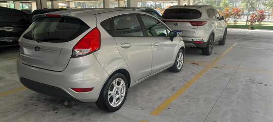 FORD-FIESTA-2014
