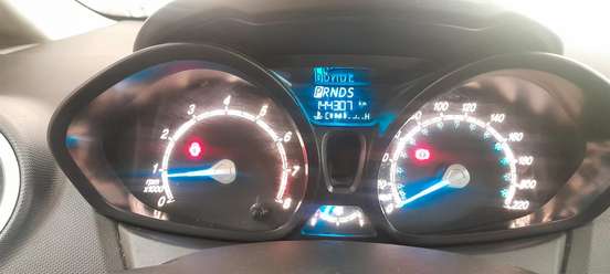 FORD-FIESTA-2014