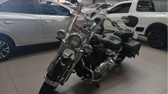 HARLEY-DAVIDSON SOFTAIL DELUXE 
