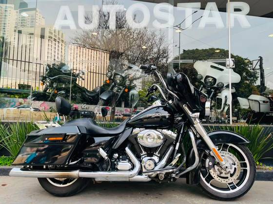 HARLEY-DAVIDSON STREET GLIDE 