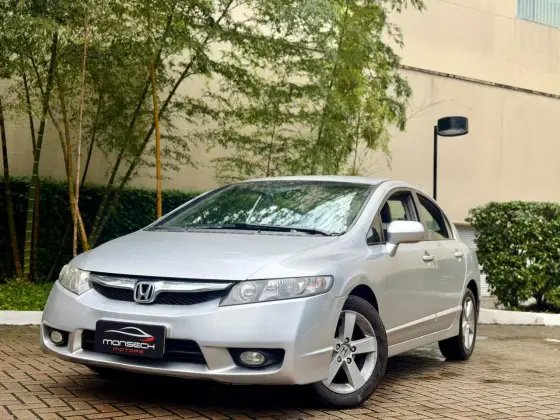 HONDA CIVIC 1.8 LXS 16V FLEX 4P AUTOMÁTICO HONDA CIVIC 1.8 LXS 16V FLEX 4P AUTOMÁTICO