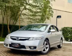 HONDA CIVIC 1.8 LXS 16V FLEX 4P AUTOMÁTICO HONDA CIVIC 1.8 LXS 16V FLEX 4P AUTOMÁTICO