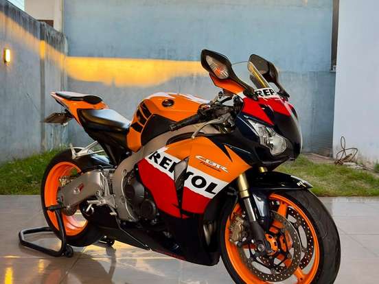 HONDA-CBR 1000RR FIREBLADE HONDA-CBR 1000RR FIREBLADE-2011