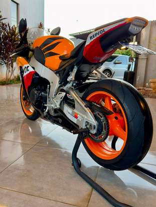 HONDA-CBR 1000RR FIREBLADE-2011