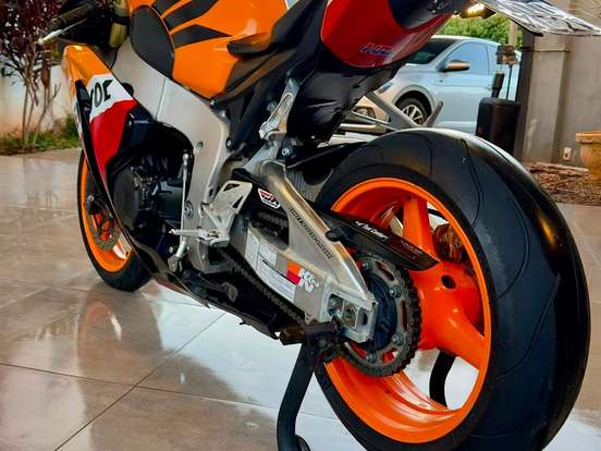 HONDA-CBR 1000RR FIREBLADE HONDA-CBR 1000RR FIREBLADE-2011
