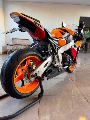HONDA-CBR 1000RR FIREBLADE-2011