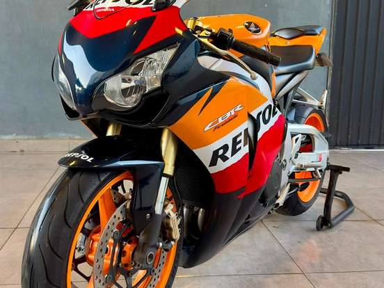 HONDA-CBR 1000RR FIREBLADE HONDA-CBR 1000RR FIREBLADE-2011