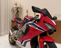 HONDA CBR 1000RR FIREBLADE SP HONDA CBR 1000RR FIREBLADE SP