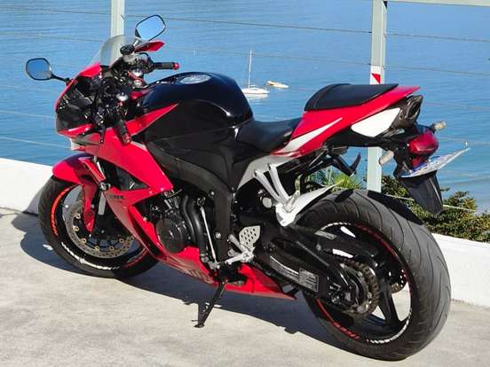 HONDA-CBR 600RR HONDA-CBR 600RR-2010