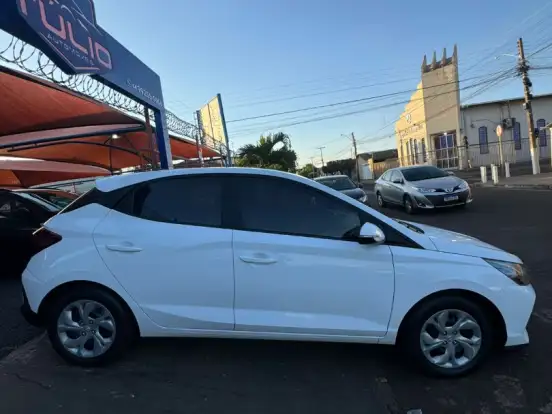 HYUNDAI-HB20-1.0 12V FLEX COMFORT PLUS MANUAL HYUNDAI-HB20-2023