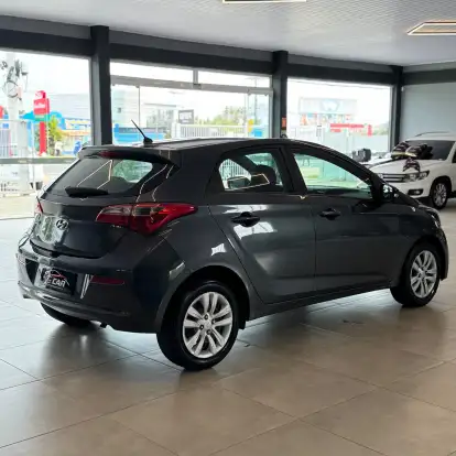 HYUNDAI-HB20-2017