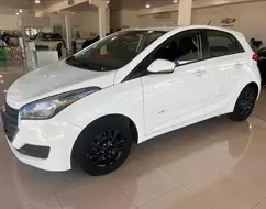 HYUNDAI HB20 1.0 COMFORT 12V FLEX 4P MANUAL HYUNDAI HB20 1.0 COMFORT 12V FLEX 4P MANUAL