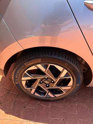 HYUNDAI-HB20-2023