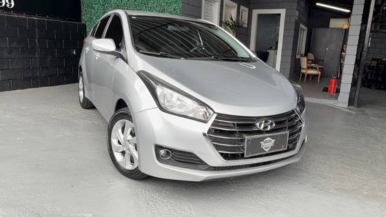HYUNDAI HB20S 1.6 COMFORT PLUS 16V FLEX 4P AUTOMÁTICO