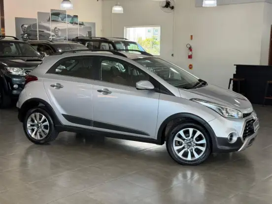HYUNDAI-HB20X-1.6 16V PREMIUM FLEX 4P AUTOMÁTICO HYUNDAI-HB20X-2018