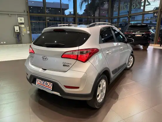 HYUNDAI-HB20X-1.6 16V STYLE FLEX 4P MANUAL HYUNDAI-HB20X-2015