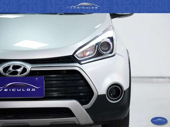 HYUNDAI-HB20X-1.6 16V PREMIUM FLEX 4P AUTOMÁTICO HYUNDAI-HB20X-2019
