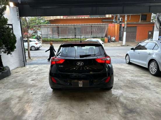 HYUNDAI-I30-1.8 MPI 16V GASOLINA 4P AUTOMATICO HYUNDAI-I30-2013