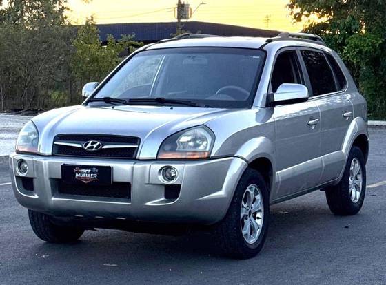 HYUNDAI TUCSON 2.0 MPFI GLS 16V 143CV 2WD GASOLINA 4P AUTOMÁTICO