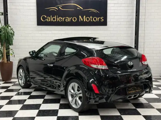 HYUNDAI-VELOSTER-2012