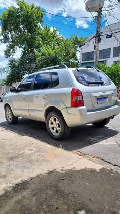 HYUNDAI TUCSON 2.0 MPFI GLS 16V 143CV 2WD GASOLINA 4P AUTOMÁTICO