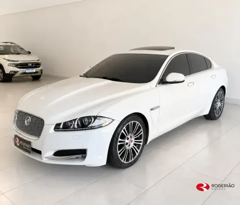 JAGUAR XF 2.0 PREMIUM LUXURY TURBOCHARGED GASOLINA 4P AUTOMÁTICO