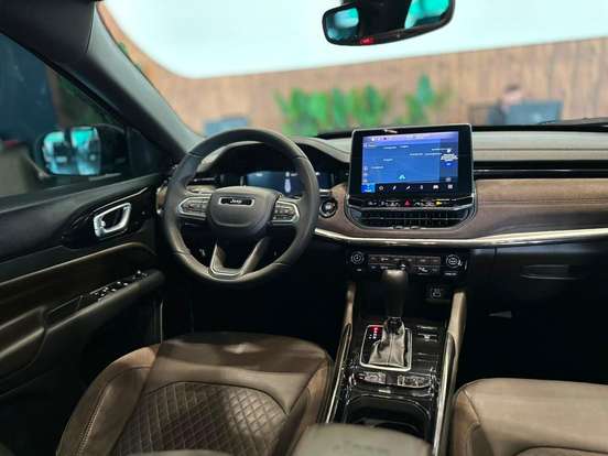 JEEP-COMMANDER-2023
