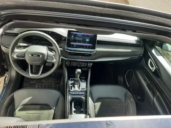 JEEP-COMMANDER-2.0 HURRICANE 4 TURBO GASOLINA BLACKHAWK AT9 JEEP-COMMANDER-2024