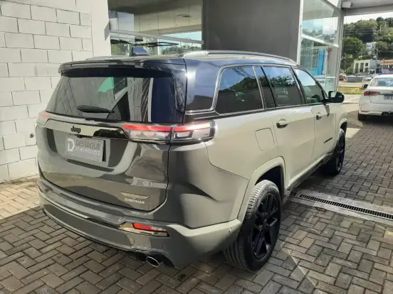 JEEP-COMMANDER-2024