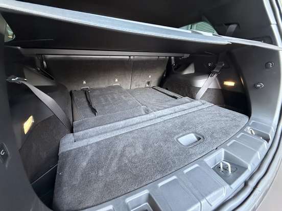 JEEP-COMMANDER-2024