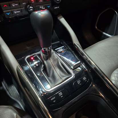 JEEP-COMMANDER-2024