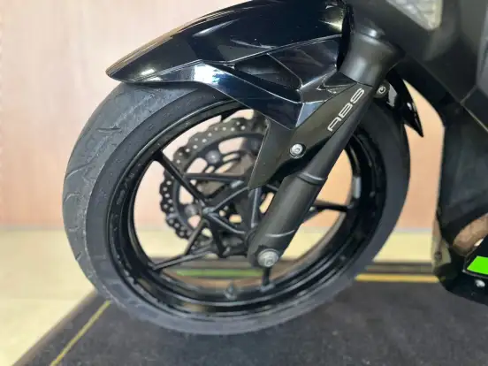 KAWASAKI-NINJA 400-2019