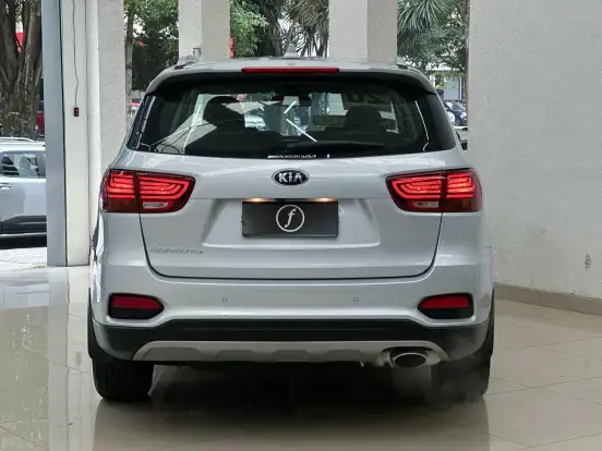 KIA-SORENTO-2.4 16V GASOLINA EX 7L AUTOMÁTICO KIA-SORENTO-2019