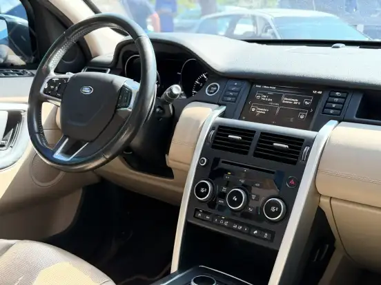 LAND ROVER-DISCOVERY SPORT-2.0 16V SI4 TURBO GASOLINA HSE 4P AUTOMÁTICO LAND ROVER-DISCOVERY SPORT-2015