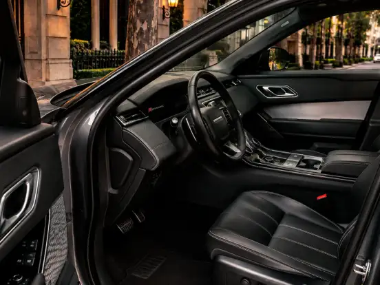 LAND ROVER-RANGE ROVER VELAR-2.0 P300 GASOLINA R-DYNAMIC SE AUTOMÁTICO LAND ROVER-RANGE ROVER VELAR-2019