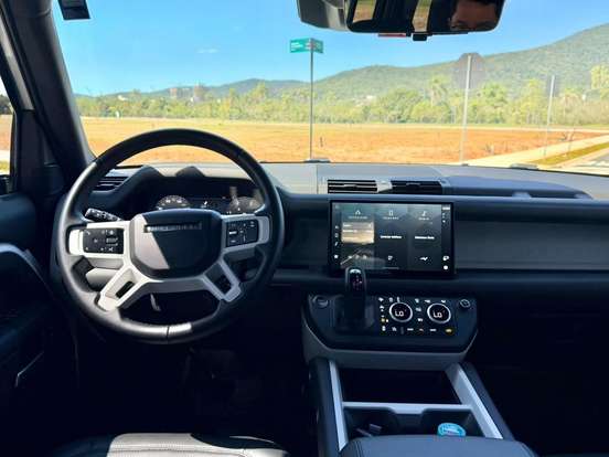 LAND ROVER-DEFENDER-2024