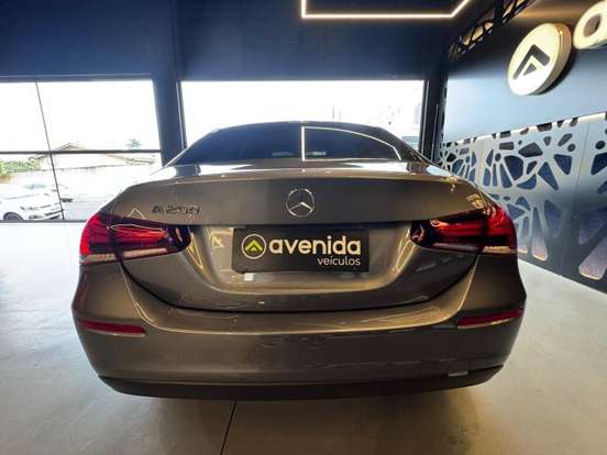 MERCEDES-BENZ-A 200-2019