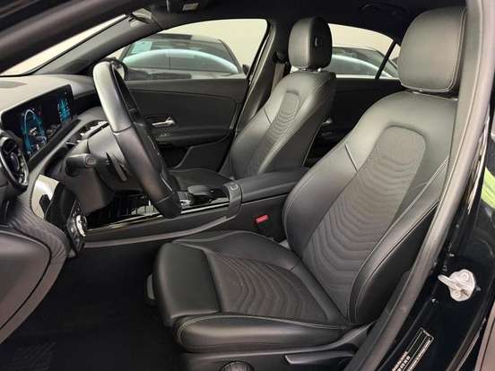 MERCEDES-BENZ-A 200-2020