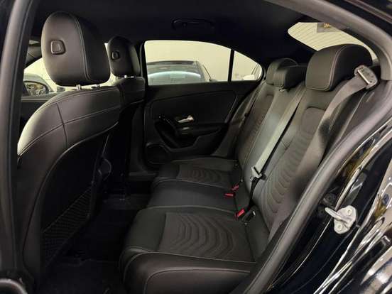 MERCEDES-BENZ-A 200-2020